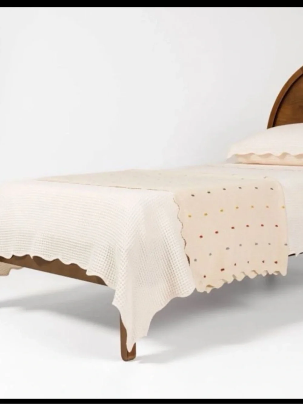 Gathre - Twin Knotted Bed Blanket Dotted Natural